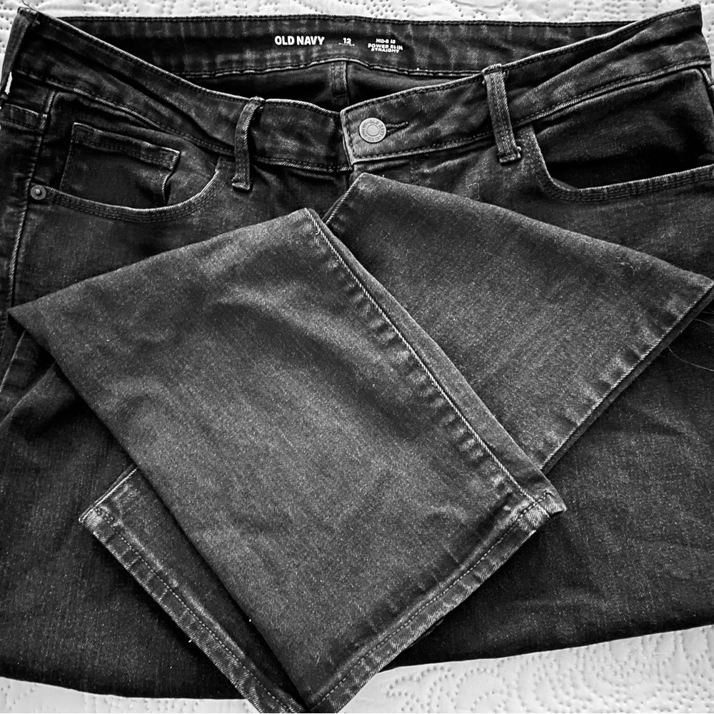 Old Navy Mid-Rise Power Slim Straight Jeans for Women